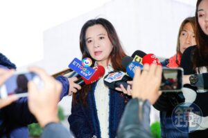 選到底！應曉薇嘆提名黑箱作業「習慣這個黨了」　酸鍾小平「快落選滿街掛布條」