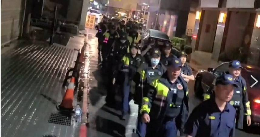 中山警封街！重兵臨檢五條通30處所　掃蕩黑幫靖城專案再啟