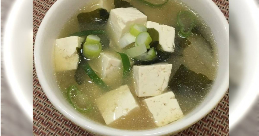 客人訂整桌素食驚見肉燥　店家討拍「沒說不吃葷」反被罵翻