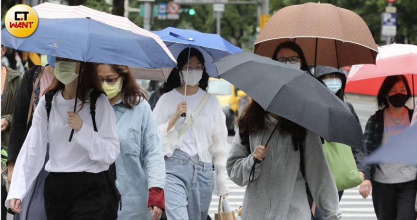 17縣市大雨特報…雨勢恐持續到晚上　未來一周降雨趨勢1圖秒懂